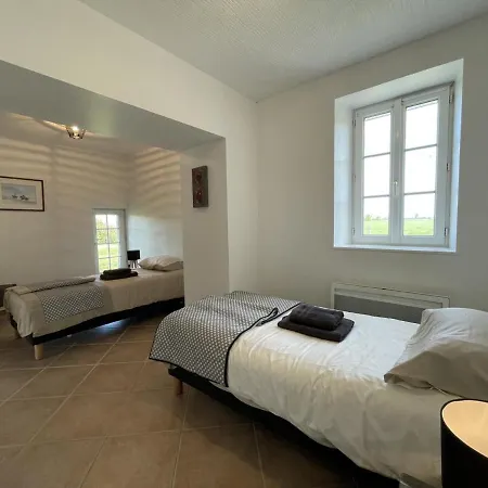 Maison Confortable Avec Grand Jardin Et Wifi Inclus - Fr-1-489-446 *